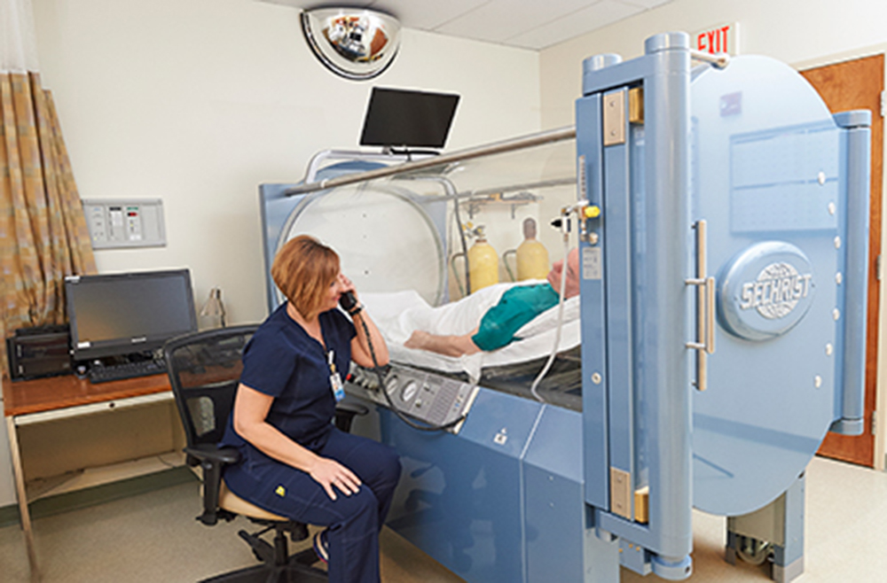 Image of the freestanding hyperbaric oxygen chambers at CCH, Presby and LGH